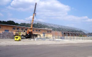 Монтаж каркасно-тентового сооружения склада